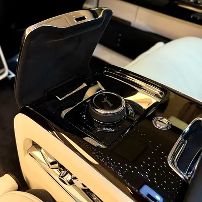 صورة 9 لـ 2025 ROLLS-ROYCE PHANTOM