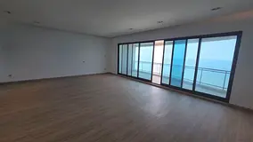 For sale luxury apartment with a full sea view – Freehold