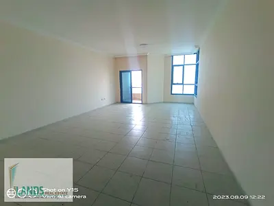 شقة كبيرة الحجم وإطلالة جميلة 3 غرف نوم متوفرة في برج الخور