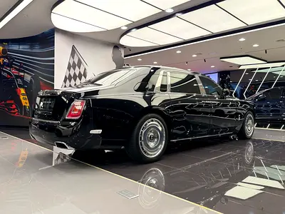 2025 ROLLS-ROYCE PHANTOM — миниатюра 16