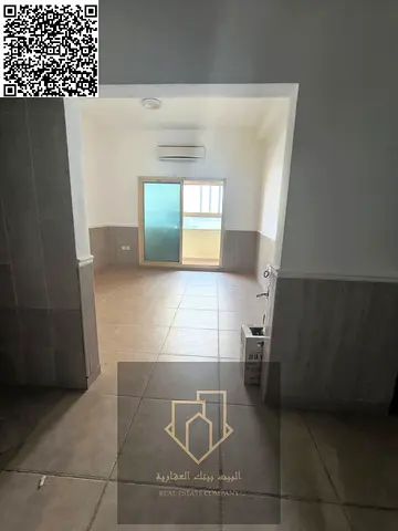 شقه مساحه ممتازه غرفه وصاله 2حمام وبلكونه فى موقع مميز وقريب من جميع الخدمات