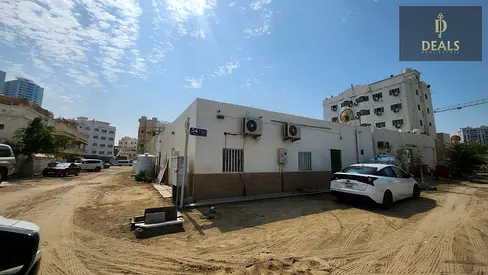 Old Villa for Sale | 3 Separate Units with 3 Electricity Meters | Annual Income 78,000 | Plot Size 2,275 Sq Ft | Ideal Investment Opportunity