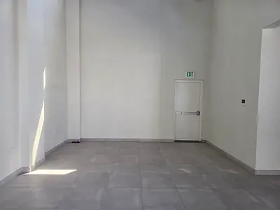 للبيع | مصنع بموقع استراتيجي في الصجعة الصناعية القديمة – على شارع قار