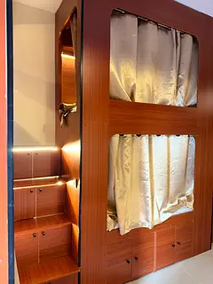 Male Executive Bed Space - Tcom Internet city metro station