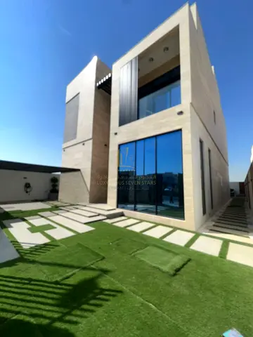 للبيع فيلا فخمة جديدة اول ساكن في منطقة الرقيبة