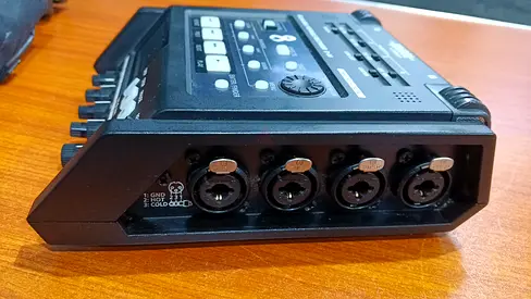 Roland Edirol- R-44 Field Recorder with carry bag