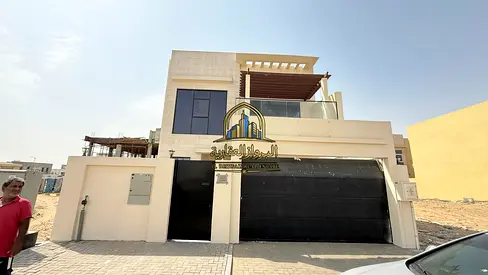 (Exceptional Value) Villa 3 Master Bedrooms/Prime Location/Freehold