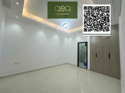 Luxury villah seven bed room one majlis nine bathroom one made room inside one outside five car parking available for sale