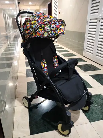 Used one time Light Weight Portable Kids Stroller Multiple reclining position Easy fold Compart