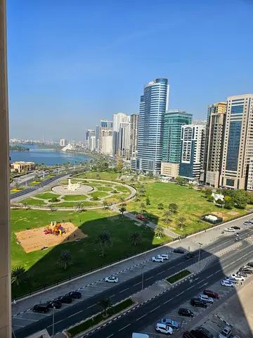فرصة استثنائية للبيع شقة 3 غرف في ي برج المروة 1 قلب الشارقة