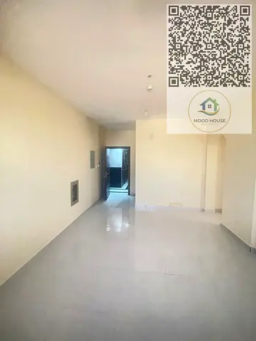 فرصة للإيجار بسعر مناسب مع مساحات واسعة، تصميم عملي، بيئة هادئة، تكييف سبليت، حمامات مجهزة، قريب من الخدمات