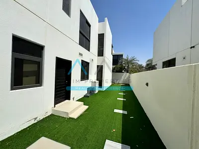 Exclusive 6-Bedroom Stand-Alone Villa | Single Row | Pool View