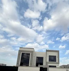 Residential opportunity in a luxury villa in Al-Hawshi