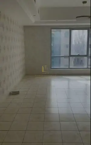 فرصة استثنائية للبيع شقة واسعة في موقع مميز بمدينة الشارقة 🌟