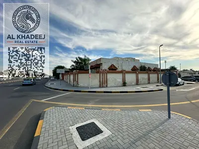 فيلا تجارية في الغافية بالشارقة للإيجار السنوي، تضم 17 غرفة و9 حمامات ومساحة 8000 قدم. مناسبة للأنشطة التجارية أو سكن الموظفين. الإيجار 280000 درهم