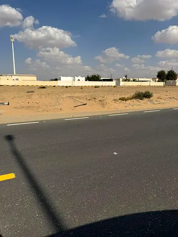 للبيع ارض سكنية في الحوشي بمساحة 10 الاف قدم مربع