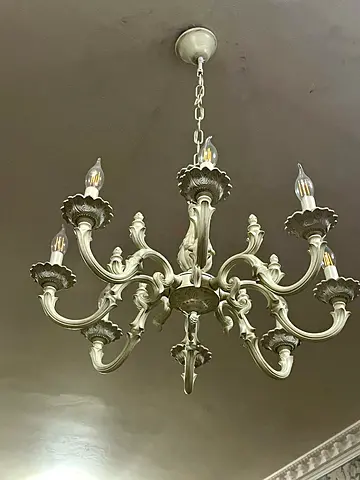 Elegant Vintage marina home  Chandelier