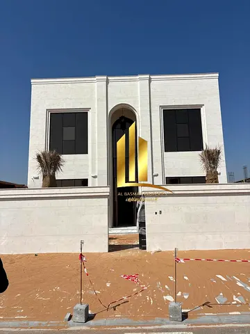 فيلا حديثة مودرن  في الحوشي مغلفه بالحجر بالكامل