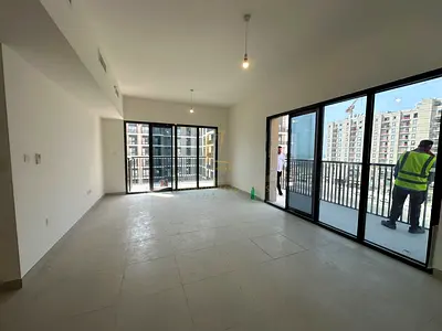 للبيع شقة اربع غرف اول ساكن  في مبنى جواهر في جزيره مري