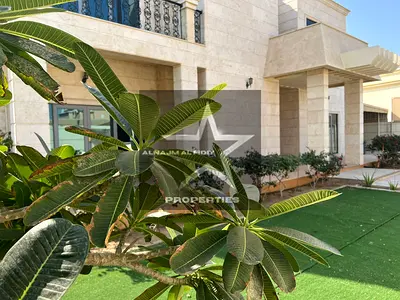 Elegant and Modern beauty I Massive garden I Can be for staff I Call now to view