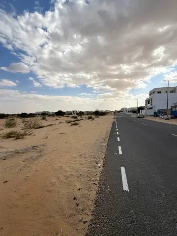 للبيع ارض في مزيرعة على شارع 36