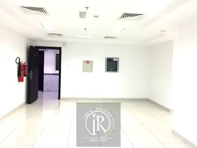 Unfurnished Office w/ 3 Partitions/ Panoramic View