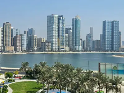 للبيع غرفتين وصاله ع اطلالة بحرية في  مبنى سما