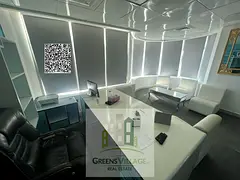 SPACIOUS OFFICE FOR RENT IN COMMERCIAL BUSINESS CENTER