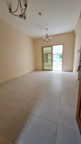 بمنطقه القاسميه السور متاح غرفه وصاله +بلكون بسعر حصري 27 الف موقع مميز بالقرب من جميع الاحتياجات وسهل الوصول الي دبي