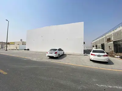 Cheapest warehouse | in Al Sajaa | 1250 sq ft | Flexible payment options
