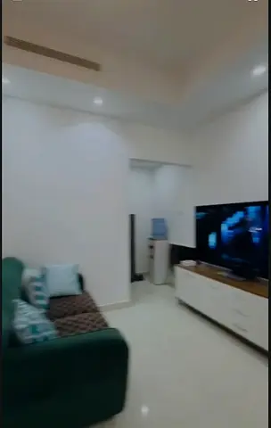 للبيع  شقة غرفة وصالة في صحارى 4