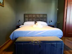FURNISHED STUDIO | UPGRADED UNIT | VACANT