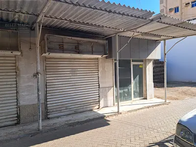 3 محلات صغيرة على الشارع | البلدة القديمة | 108 قدم² / 10 م² | 15 ألف درهم لكل محل | رأس الخيمة