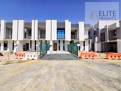 فيلا بغرفتي نوم | دبي لاند بيانكا | شرفة | إطلالة على المسبح