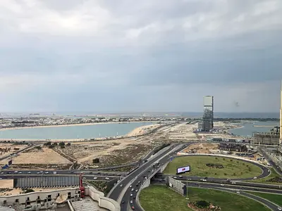 للبيع شقة مع اطلالة بحرية في برج صحارى 4