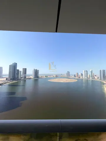 فرصة مميزة للبيع في موقع استراتيجي في قلب الشارقة 🌟
