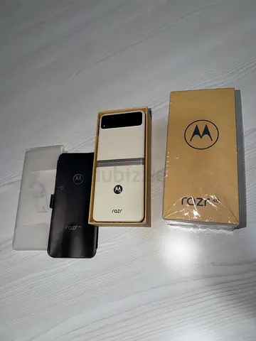 Motorola Razr 40 flip phone - 256GB - with box