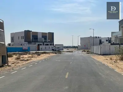 للبيع في الشارقه   منطقه تلال ( بلوك c )   قطعه ارض سكنيه مساحه ٤٣٢٧ قدم  موقع مميز جدا