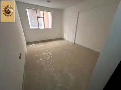 Two bedrooms and a living room for annual rent in Ajman, Al Jurf 2. Second tenant, very clean apartment. Three bathrooms, each bedroom has its own bat