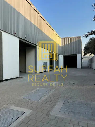 Independent Warehouse for Rent | Road Facing