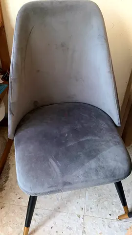 Dinning table + 4 chairs