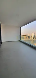 For sale very luxurious 3 master bedroom apartment with a spacious living room, located in a first-r