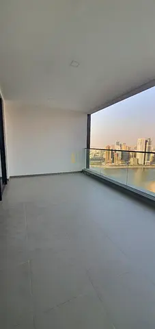 للبيع شقة فخمة جدا 3 غرف نوم ماستر وصالة في برج أول صف على البحيرة أطلالة رائعة أمامية جانبية على البحيرة