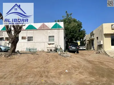 بيت عربي للبيع – عجمان الراشدية (زاوية شارعين + سكة) 🔹 سكني تجاري  🔹 موقع مميز على زاوية شارعين مع سكة تفاصيل العقار: المنطقة: الراشدية – عجمان البي