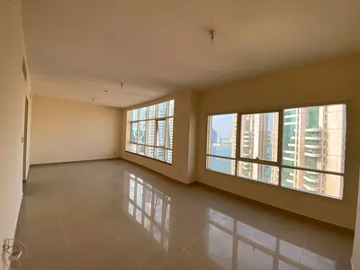 شقة راقية غرفتين وصالة في المجاز 2 بإطلالة بحرية مميزة، مع غرفة خادمة ماستر، 4 حمّامات، خزائن حائط، مساحة ممتازة، باركن، جيم ومسبح، موقع حيوي قريب من