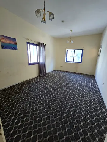 3 bedrooms + hall with 2 balconies Large area, no AC Price: 38,000 4 or 6 installments Commission: 3%