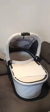Portable baby bed