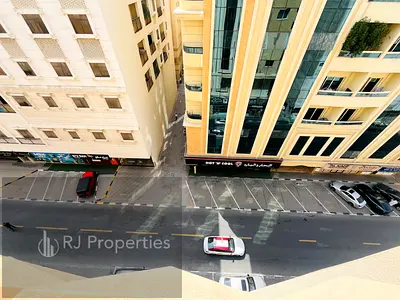 Close to park luxury and very spacious 1bhk with free parking ready to move
