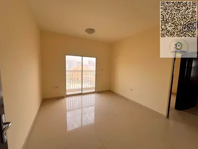 للايجار غرفه وصاله حمام وبلكونه تكييف مركزي مساحات واسعه و موقع مميز