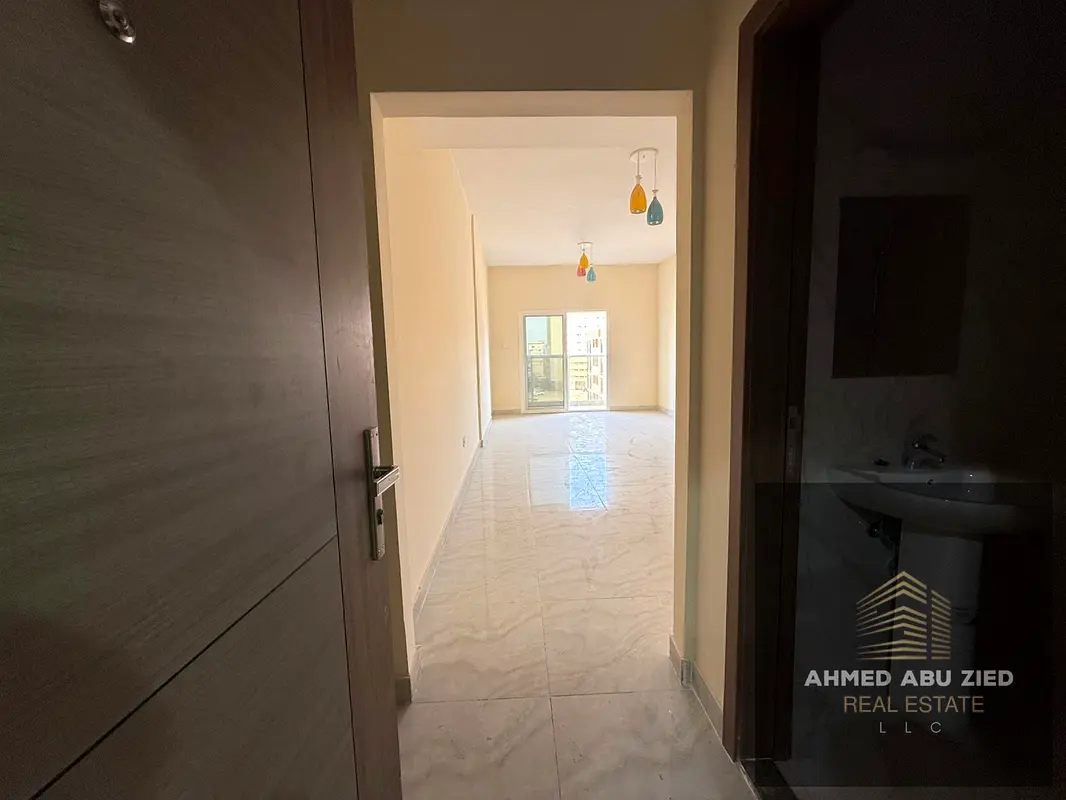 اكبر غرفة وصالة,2حمام,مطبخ مجهز بالكامل,بلكونة باطلالة مفتوحة بتهوية واضاءة طبيعية بالجرف3_عجمان موقع مميز قريب من نستو,السوق الصيني,مخرج محمد بن زايد